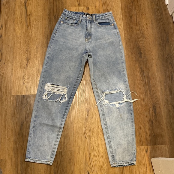 2 for $20! PrettyLittleThing Mom Jeans - Picture 3 of 8
